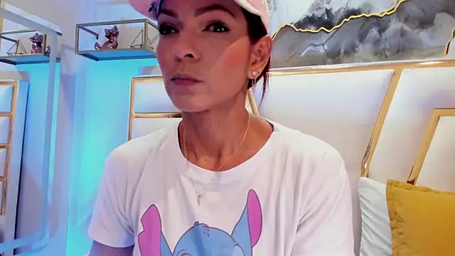 Snapshot of HannaPetit chatting on November 5, 2025, 6:52 pm HannaPetit online show from November 5, 2025, 6:52 pm