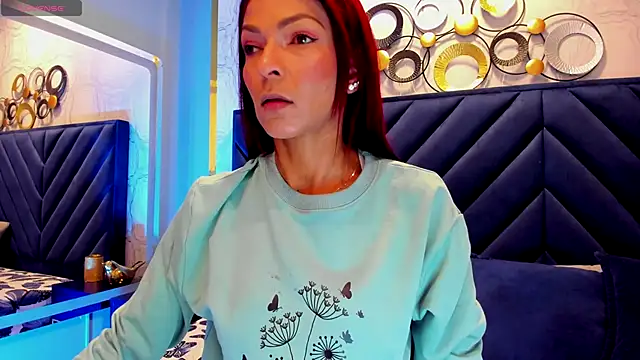 Snapshot of HannaPetit chatting on November 25, 2025, 7:03 pm HannaPetit online show from November 25, 2025, 7:03 pm