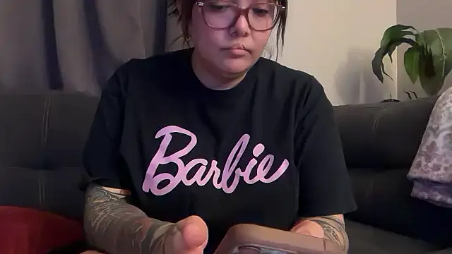 nativepumpkin95 online show from September 19, 2025, 2:46 am