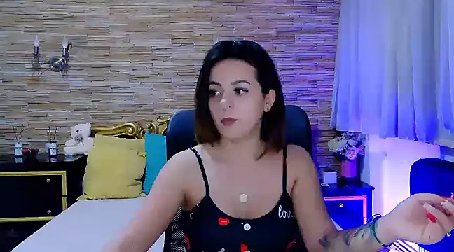 Snapshot of PlayfulElla chatting on February 4, 2025, 3:36 pm PlayfulElla online show from February 4, 2025, 3:36 pm