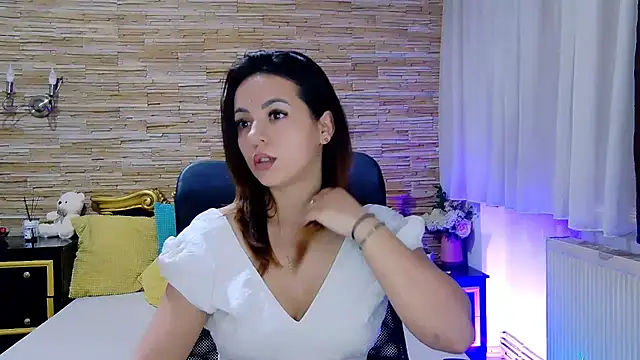 Snapshot of PlayfulElla chatting on February 17, 2025, 12:05 pm PlayfulElla online show from February 17, 2025, 12:05 pm