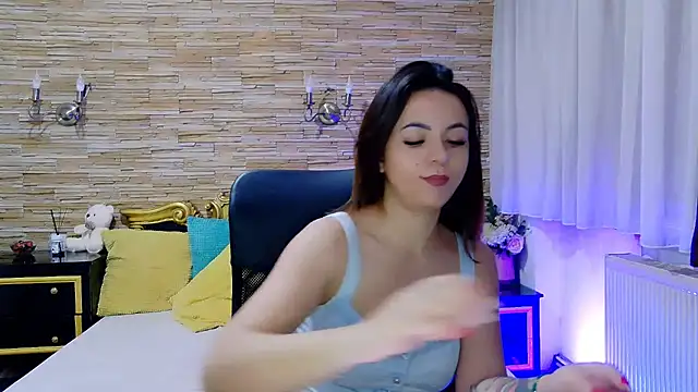 Snapshot of PlayfulElla chatting on February 18, 2025, 11:44 am PlayfulElla online show from February 18, 2025, 11:44 am