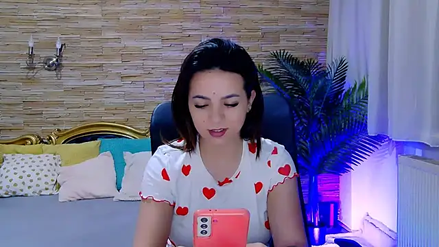 Snapshot of PlayfulElla chatting on February 21, 2025, 8:40 am PlayfulElla online show from February 21, 2025, 8:40 am