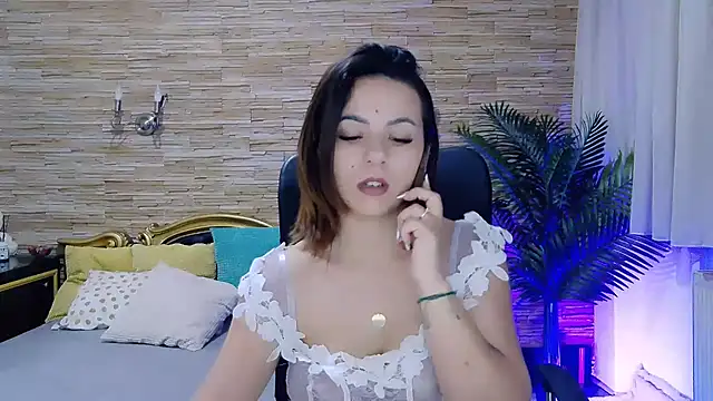 Snapshot of PlayfulElla chatting on February 25, 2025, 10:04 am PlayfulElla online show from February 25, 2025, 10:04 am