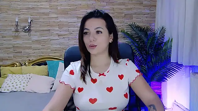 Snapshot of PlayfulElla chatting on February 26, 2025, 6:15 am PlayfulElla online show from February 26, 2025, 6:15 am