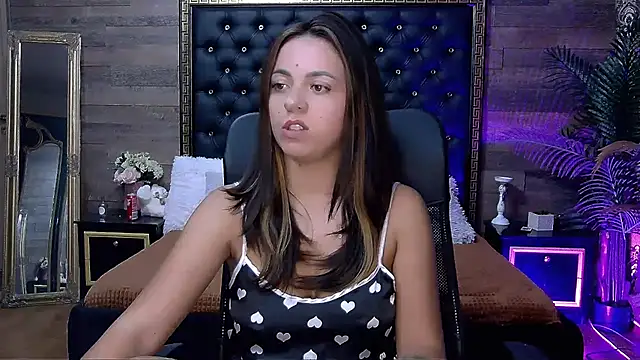 Snapshot of PlayfulElla chatting on September 25, 2025, 9:35 am PlayfulElla online show from September 25, 2025, 9:35 am