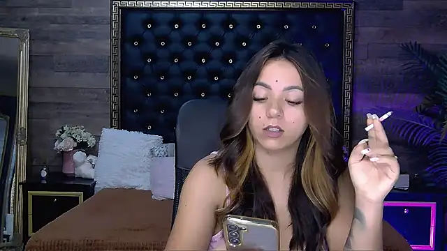 Snapshot of PlayfulElla chatting on October 31, 2025, 8:26 am PlayfulElla online show from October 31, 2025, 8:26 am