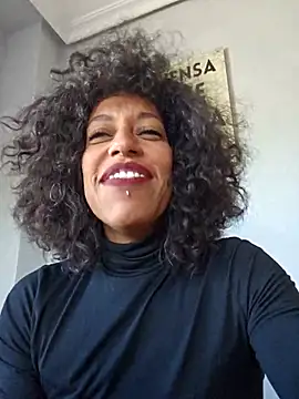 Goldenlace online show from October 28, 2025, 12:30 pm