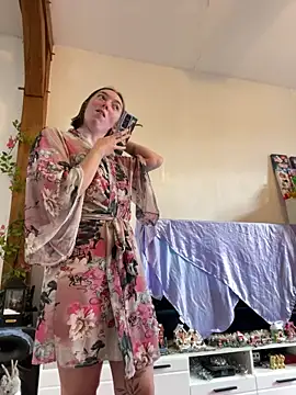 Snapshot of Daisy_Michto_Officiel chatting on December 17, 2024, 2:33 pm Daisy Michto Officiel online show from December 17, 2024, 2:33 pm