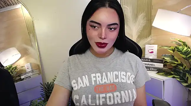 Snapshot of HotstuffCherrySummer chatting on February 1, 2025, 5:07 am HotstuffCherrySummer online show from February 1, 2025, 5:07 am