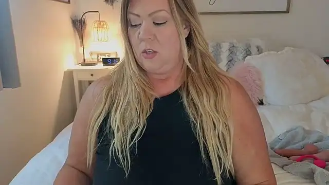 Snapshot of JESS_LOVES chatting on September 19, 2025, 4:18 pm JESS LOVES online show from September 19, 2025, 4:18 pm