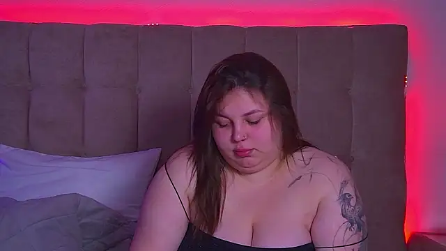 Snapshot of LillianKim chatting on February 7, 2025, 6:45 pm LillianKim online show from February 7, 2025, 6:45 pm