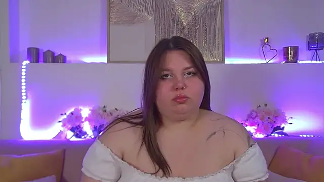 Snapshot of LillianKim chatting on February 17, 2025, 9:41 pm LillianKim online show from February 17, 2025, 9:41 pm