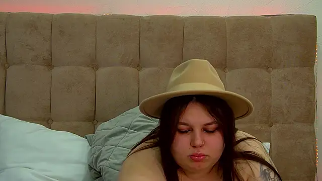 Snapshot of LillianKim chatting on March 7, 2025, 10:21 pm LillianKim online show from March 7, 2025, 10:21 pm