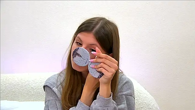 Snapshot of LillianKim chatting on September 9, 2025, 8:47 am LillianKim online show from September 9, 2025, 8:47 am