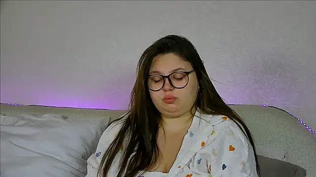 Snapshot of LillianKim chatting on September 25, 2025, 6:33 pm LillianKim online show from September 25, 2025, 6:33 pm