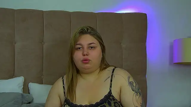 Snapshot of LillianKim chatting on November 6, 2025, 6:31 pm LillianKim online show from November 6, 2025, 6:31 pm