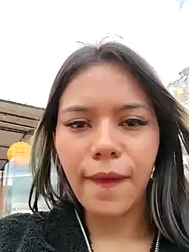 Snapshot of -Camila_ chatting on December 19, 2024, 6:01 pm -Camila online show from December 19, 2024, 6:01 pm