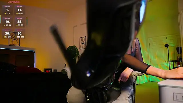 Alexa Lover Ra online show from November 6, 2025, 1:34 pm