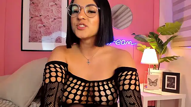 Snapshot of SoySaraa chatting on March 18, 2025, 11:30 am SoySaraa online show from March 18, 2025, 11:30 am