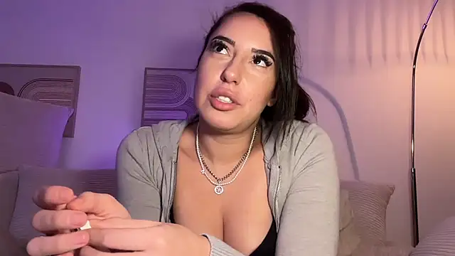 Snapshot of SissiVienna chatting on December 18, 2025, 6:47 pm SissiVienna online show from December 18, 2025, 6:47 pm