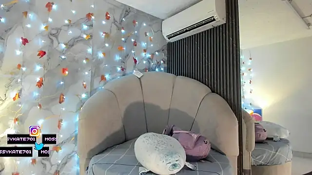 Katemoss70 online show from November 10, 2025, 12:26 pm