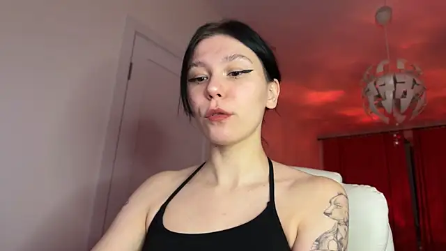 Snapshot of pinkdolly18 chatting on February 1, 2025, 10:23 pm pinkdolly18 online show from February 1, 2025, 10:23 pm