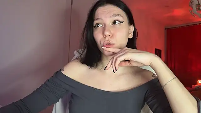 Snapshot of pinkdolly18 chatting on March 12, 2025, 9:35 pm pinkdolly18 online show from March 12, 2025, 9:35 pm