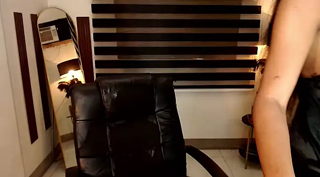 Snapshot of SarahAmber chatting on January 24, 2025, 6:46 am SarahAmber online show from January 24, 2025, 6:46 am