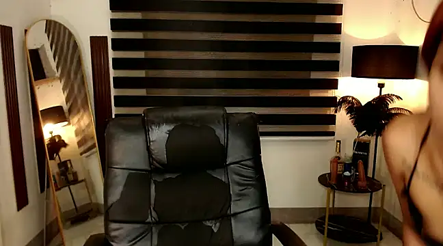 Snapshot of SarahAmber chatting on February 2, 2025, 11:19 am SarahAmber online show from February 2, 2025, 11:19 am