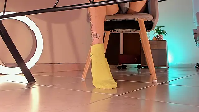 ArchieCollins online show from November 23, 2025, 4:23 am