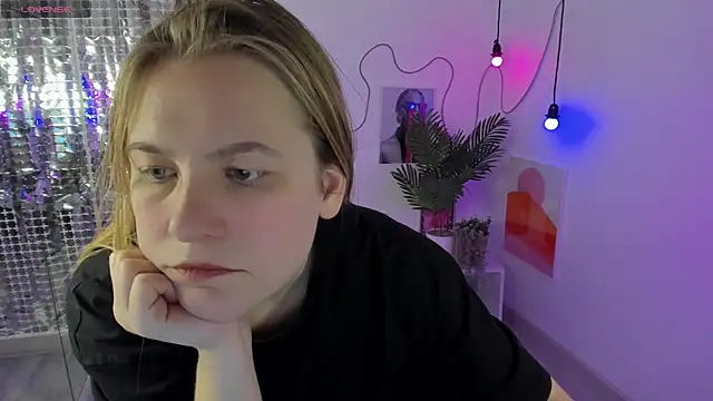 Snapshot of JadeSoft chatting on December 15, 2024, 4:48 pm JadeSoft online show from December 15, 2024, 4:48 pm