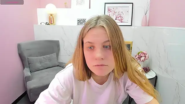 Snapshot of JadeSoft chatting on January 9, 2025, 12:14 am JadeSoft online show from January 9, 2025, 12:14 am