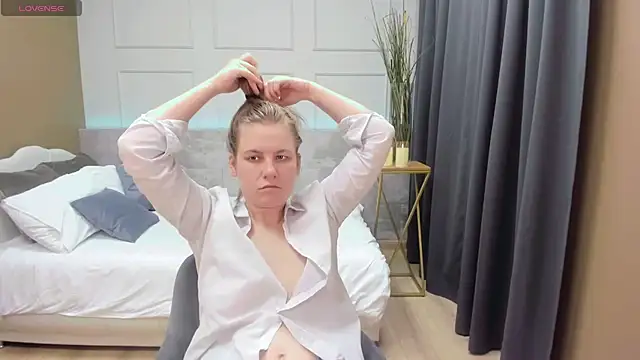 Snapshot of JadeSoft chatting on February 1, 2025, 2:47 am JadeSoft online show from February 1, 2025, 2:47 am