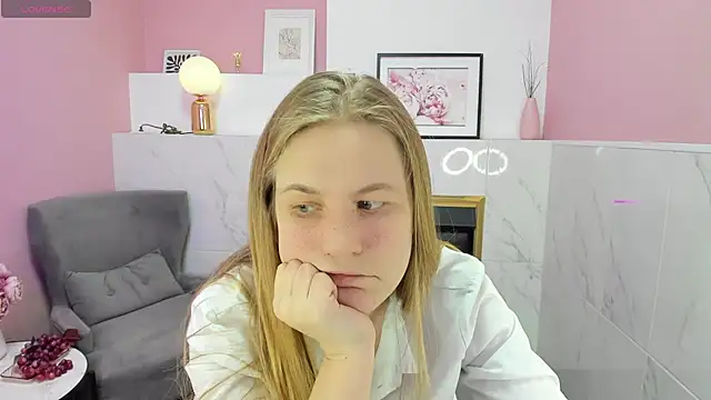 Snapshot of JadeSoft chatting on February 20, 2025, 12:30 am JadeSoft online show from February 20, 2025, 12:30 am