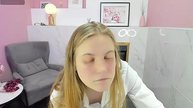 Snapshot of JadeSoft chatting on February 20, 2025, 3:34 am JadeSoft online show from February 20, 2025, 3:34 am