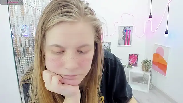 Snapshot of JadeSoft chatting on February 27, 2025, 3:36 am JadeSoft online show from February 27, 2025, 3:36 am