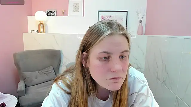 Snapshot of JadeSoft chatting on March 2, 2025, 3:24 am JadeSoft online show from March 2, 2025, 3:24 am