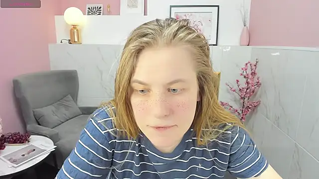 Snapshot of JadeSoft chatting on March 6, 2025, 11:42 pm JadeSoft online show from March 6, 2025, 11:42 pm