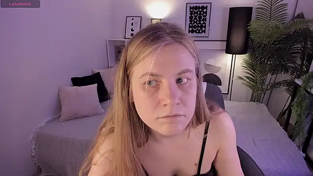 Snapshot of JadeSoft chatting on March 9, 2025, 2:50 am JadeSoft online show from March 9, 2025, 2:50 am