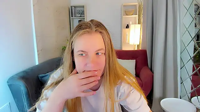 Snapshot of JadeSoft chatting on September 12, 2025, 8:31 pm JadeSoft online show from September 12, 2025, 8:31 pm