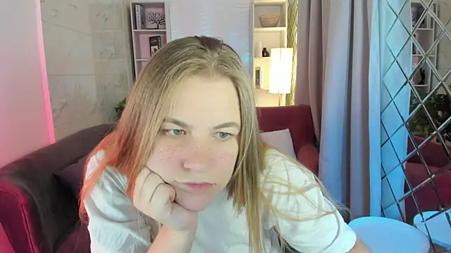 Snapshot of JadeSoft chatting on September 17, 2025, 8:54 pm JadeSoft online show from September 17, 2025, 8:54 pm