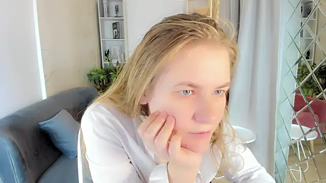 Snapshot of JadeSoft chatting on September 21, 2025, 1:57 pm JadeSoft online show from September 21, 2025, 1:57 pm