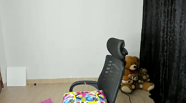  Hello Titty  online show from February 18, 2025, 2:38 am