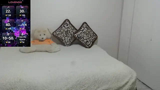 Snapshot of MargotLot chatting on October 25, 2025, 12:13 pm MargotLot online show from October 25, 2025, 12:13 pm