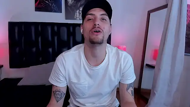 Pleasure Vibes23 online show from February 8, 2025, 9:04 pm