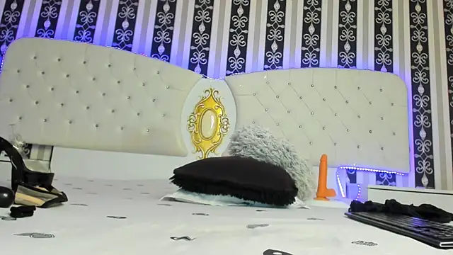 Snapshot of Aidasina chatting on February 8, 2025, 8:10 pm Aidasina online show from February 8, 2025, 8:10 pm