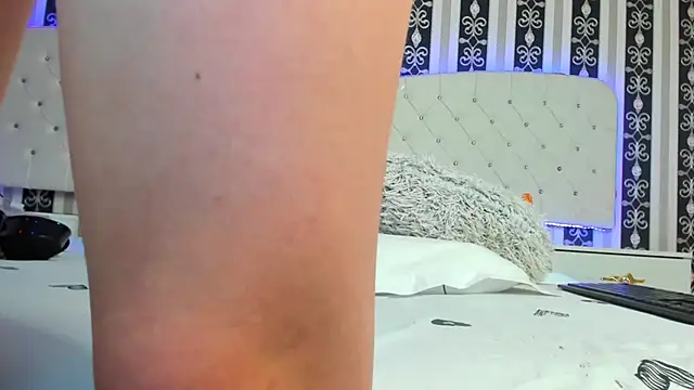 Snapshot of Aidasina chatting on February 16, 2025, 8:22 pm Aidasina online show from February 16, 2025, 8:22 pm