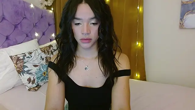 kiarablue online show from December 12, 2024, 2:04 am