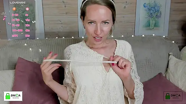 Snapshot of Queenymel chatting on September 28, 2025, 4:34 pm Queenymel online show from September 28, 2025, 4:34 pm